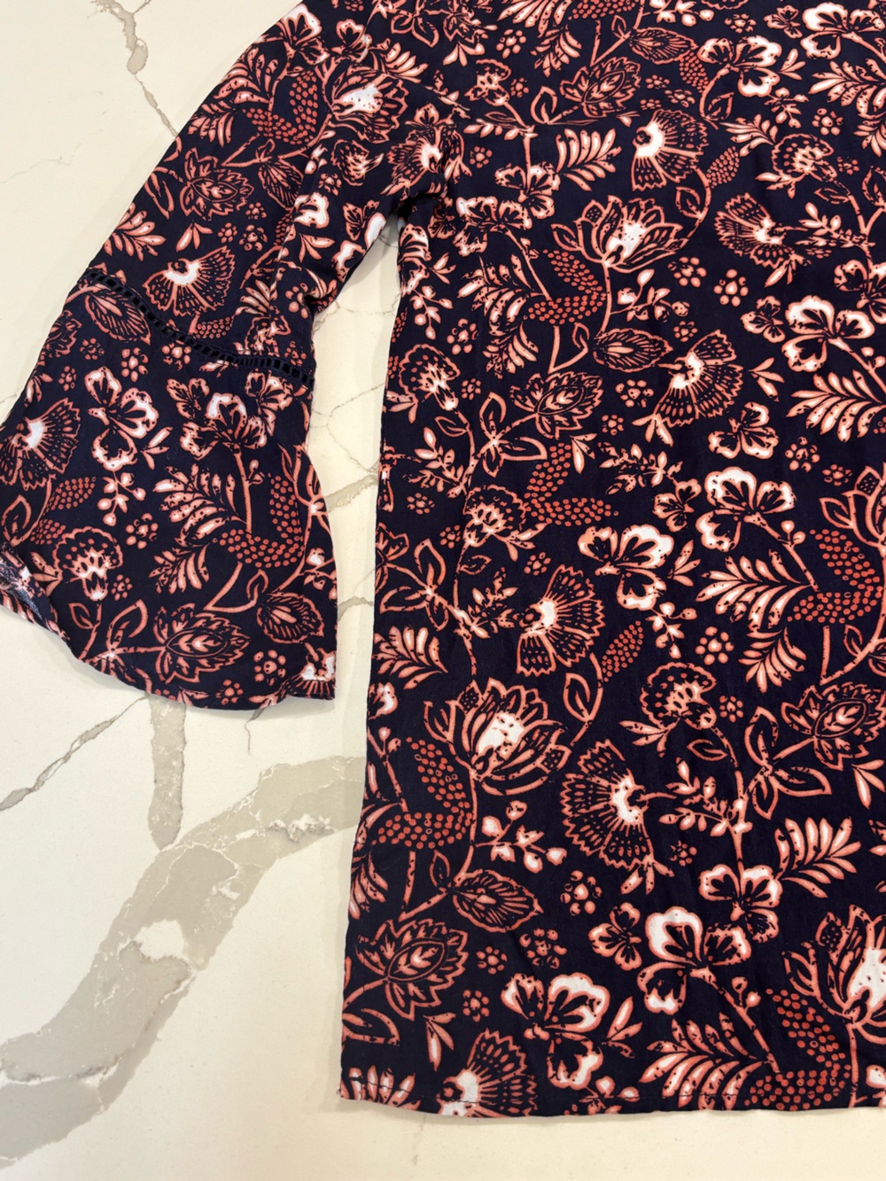 Gloria Vanderbilt Nova Navy Coral Floral V-Neck Tunic Blouse Top Bell Sleeve M - Picture 10 of 16